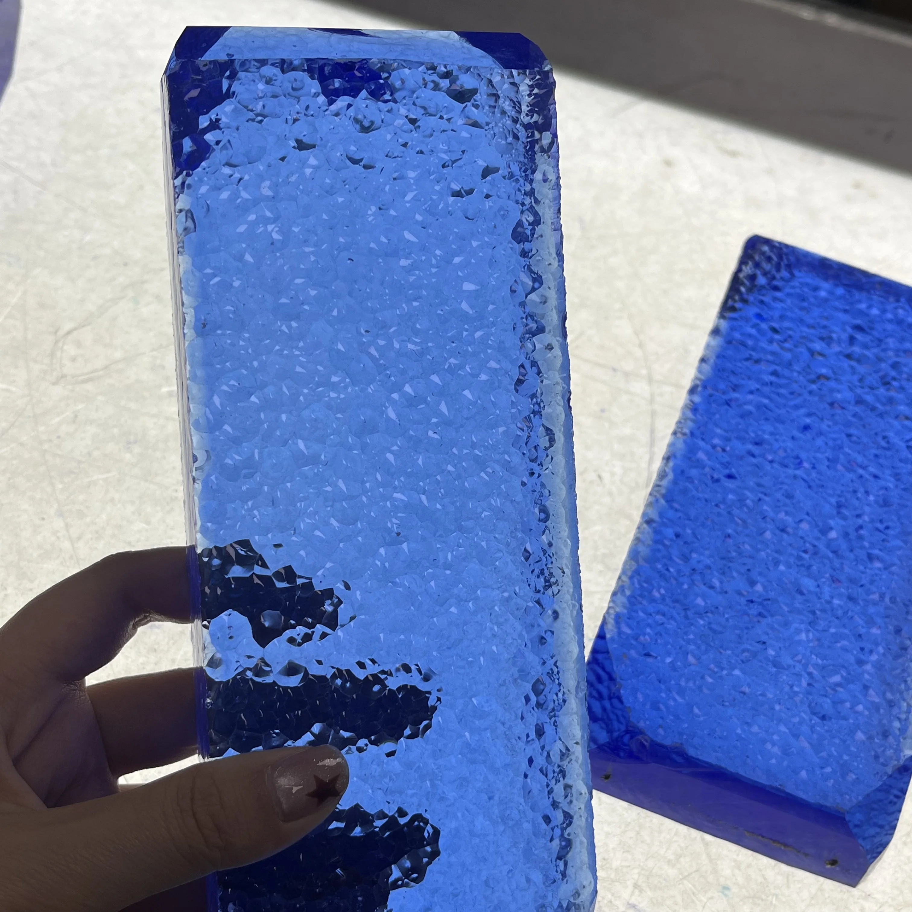 Quartz Crystal Raw Material Uncut Synthetic Light Blue Crystal Quartz Rough Stone