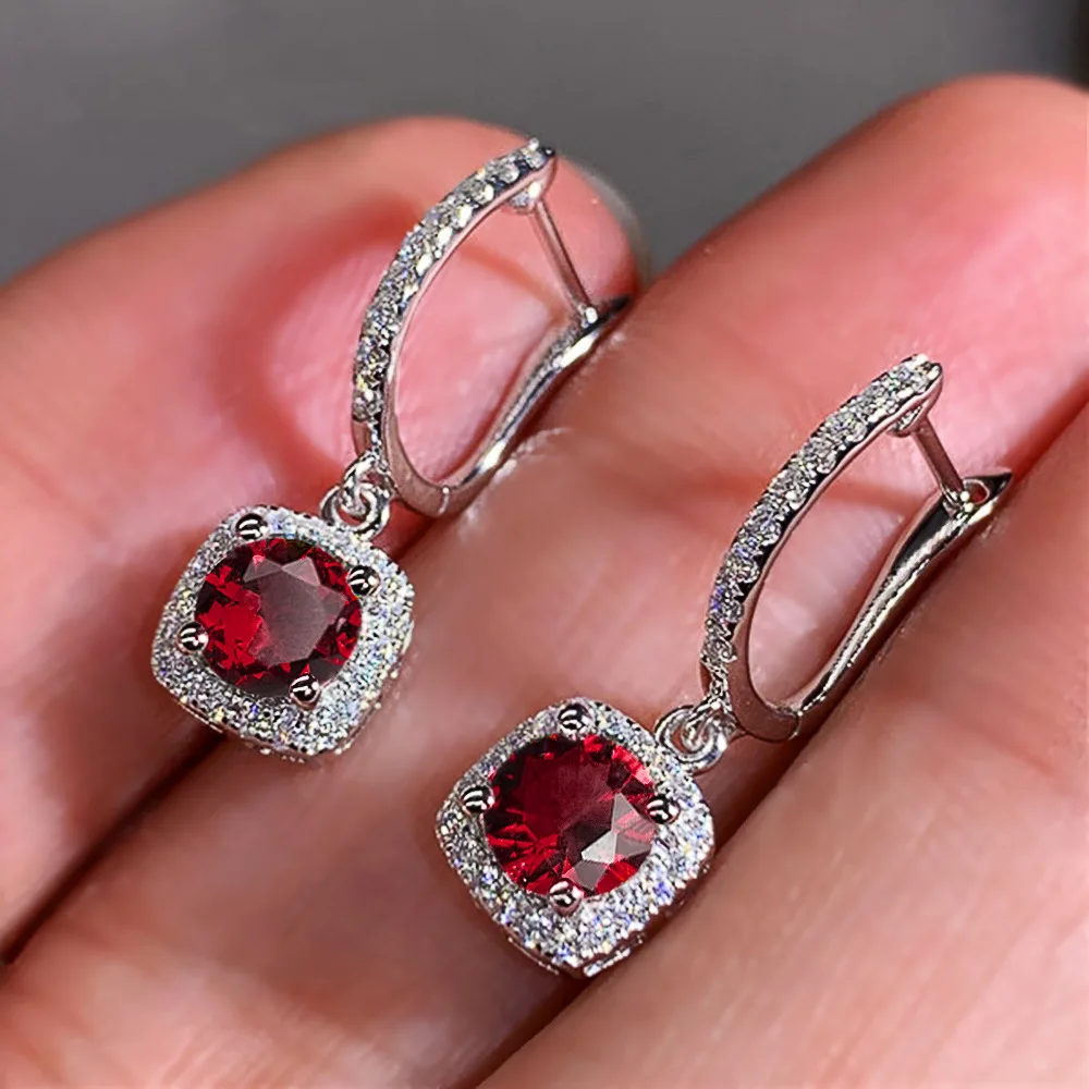 Hot-selling new models, exquisite women's micro-inlaid zircon versatile ear buckles, wholesale of European and American earrings