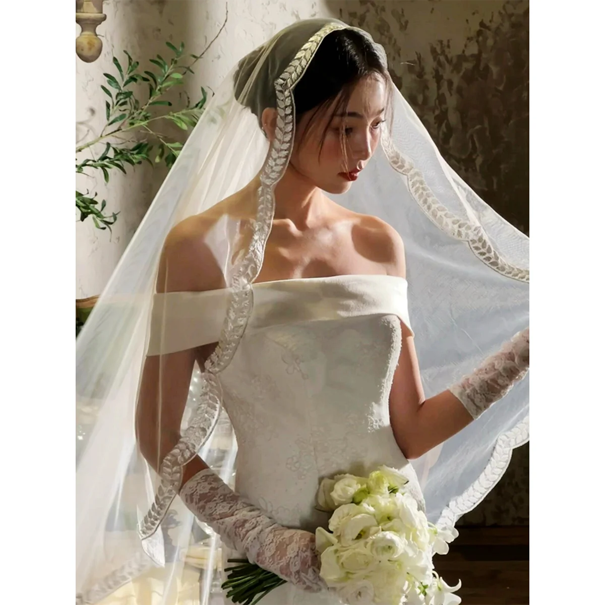 

Ivory Wedding Veils Leaves Shape Embroidery Bridal Veils 1.25m/3m Real Pictures