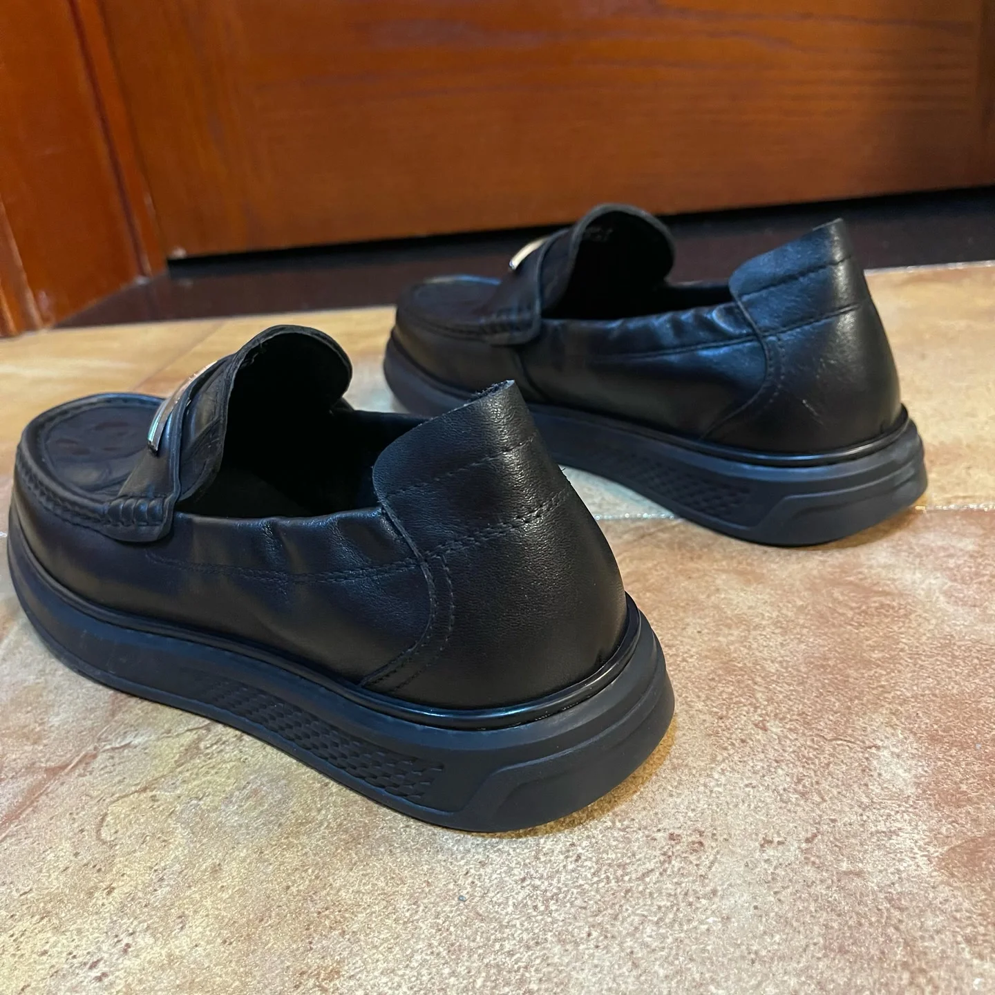 Men's Genuine Cow Leather Slip-On Loafers Business Casual Shoes Comfortable Leather Footwear for Professional Settings