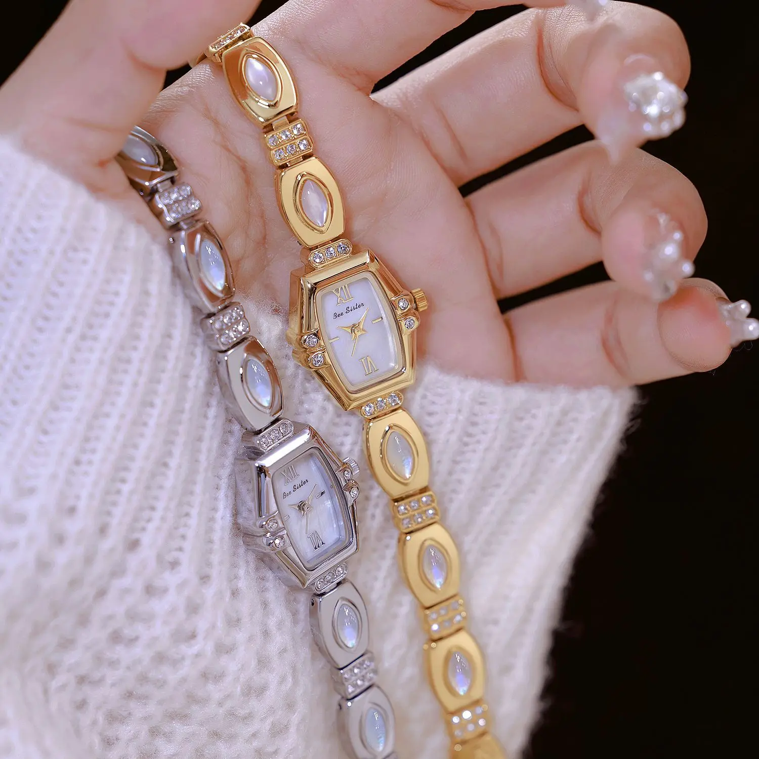 ساعة نسائية أنيقة، تصميم حجر القمر الطبيعي من عرق اللؤلؤ، طراز فرنسي عتيق، ساعة يد نسائية فاخرة راقية.