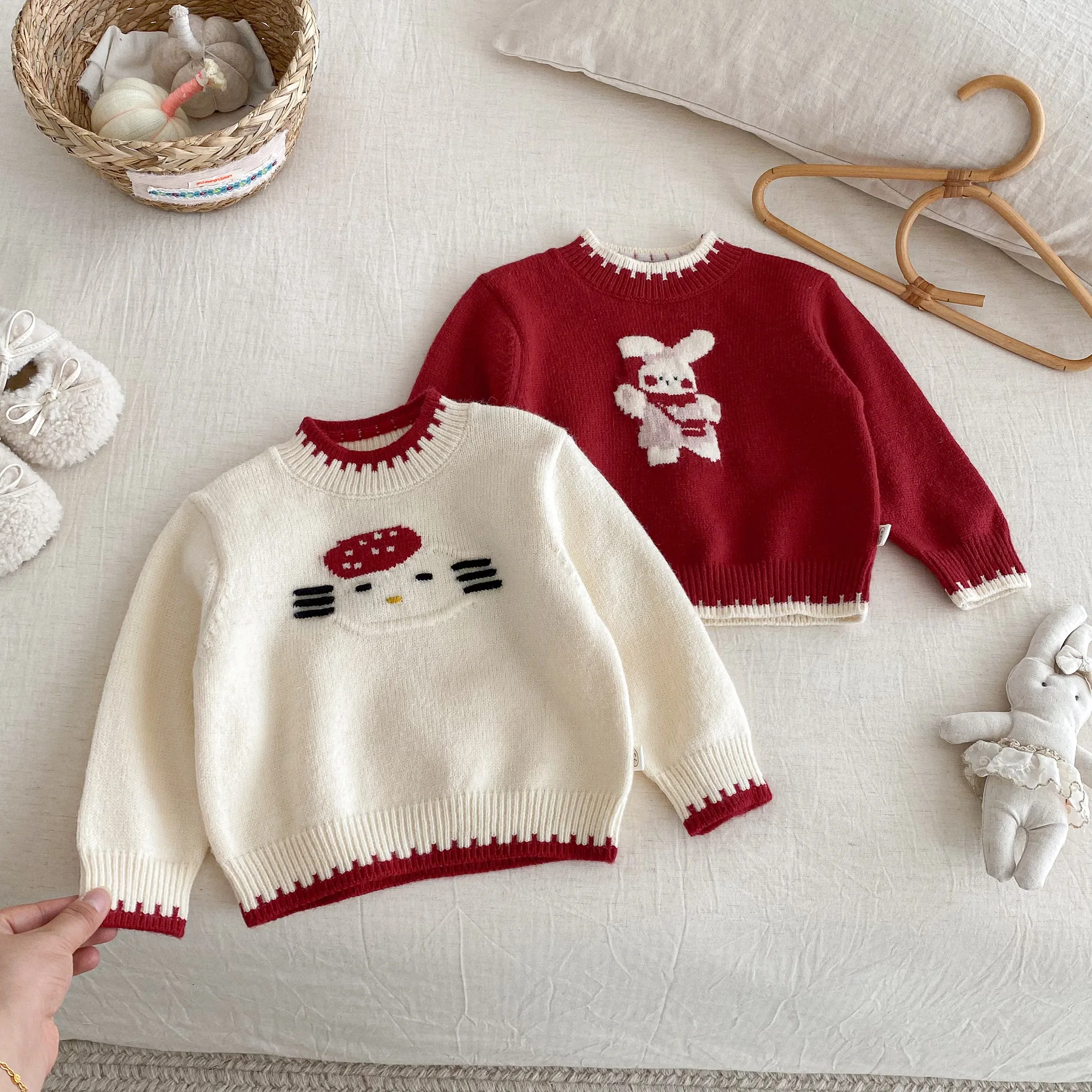 2025 Nieuwe Meisjes Kleding Cartoon Trui Meisjes Bunny Kat Gebreide Trui Zachte Niet-irriterende Winter Koreaanse Stijl Warme Top