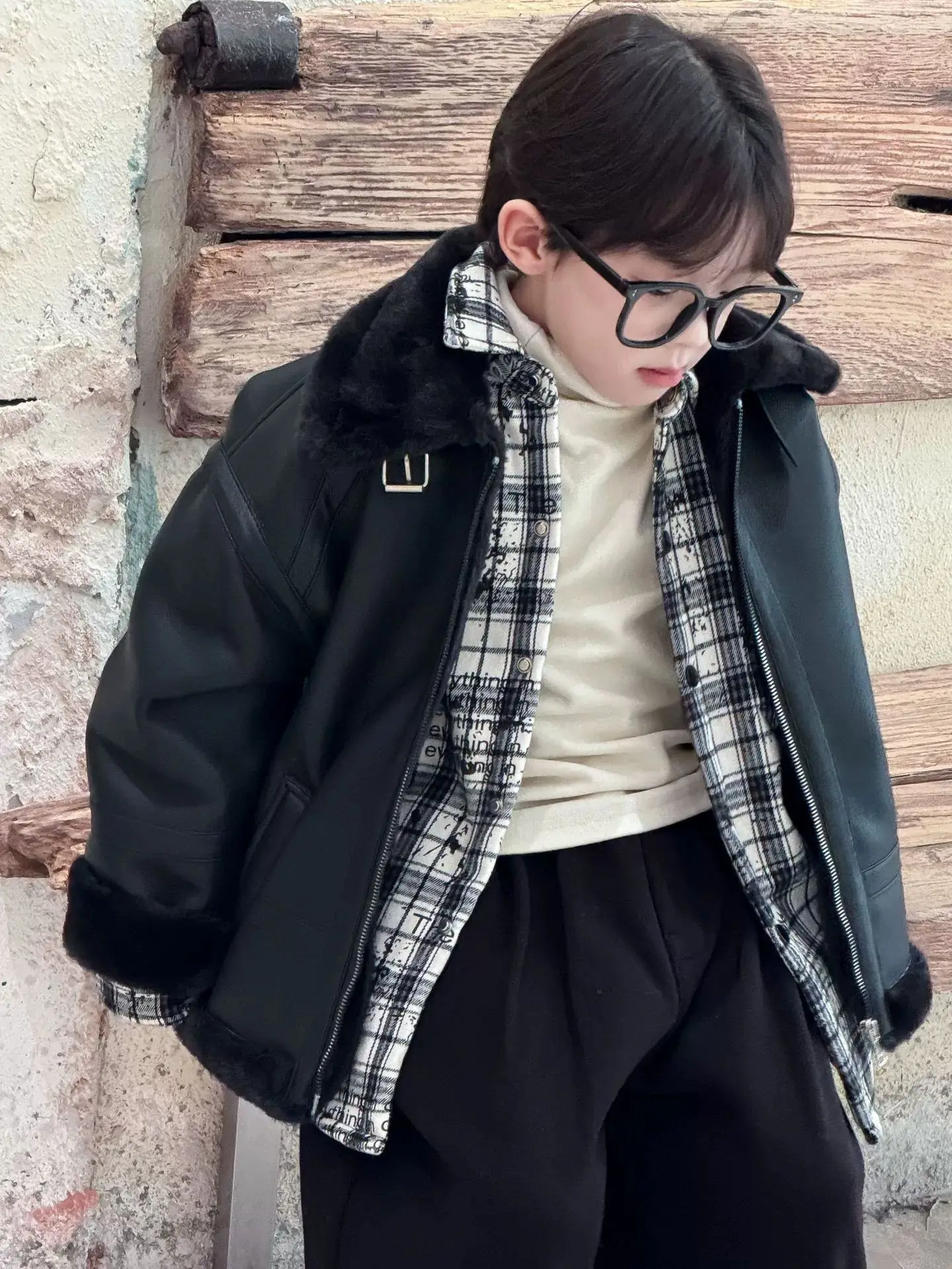 

Children's Warm Brown Zipper Jacket Thick Faux Leather Coat Boys Winter New Korean 2025 Style Solid Turn-Down Collar Outwears