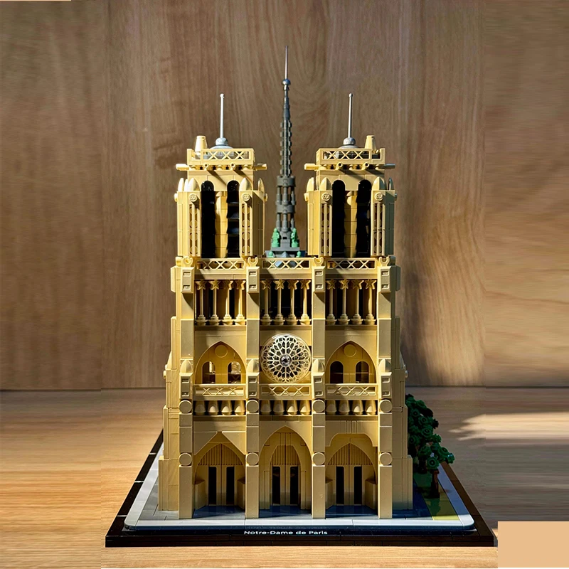 2025 New 21061 Notre Dame de Paris World Famous Architecture Model Building Block Bricks Educational Toys Gift for Adult Kids