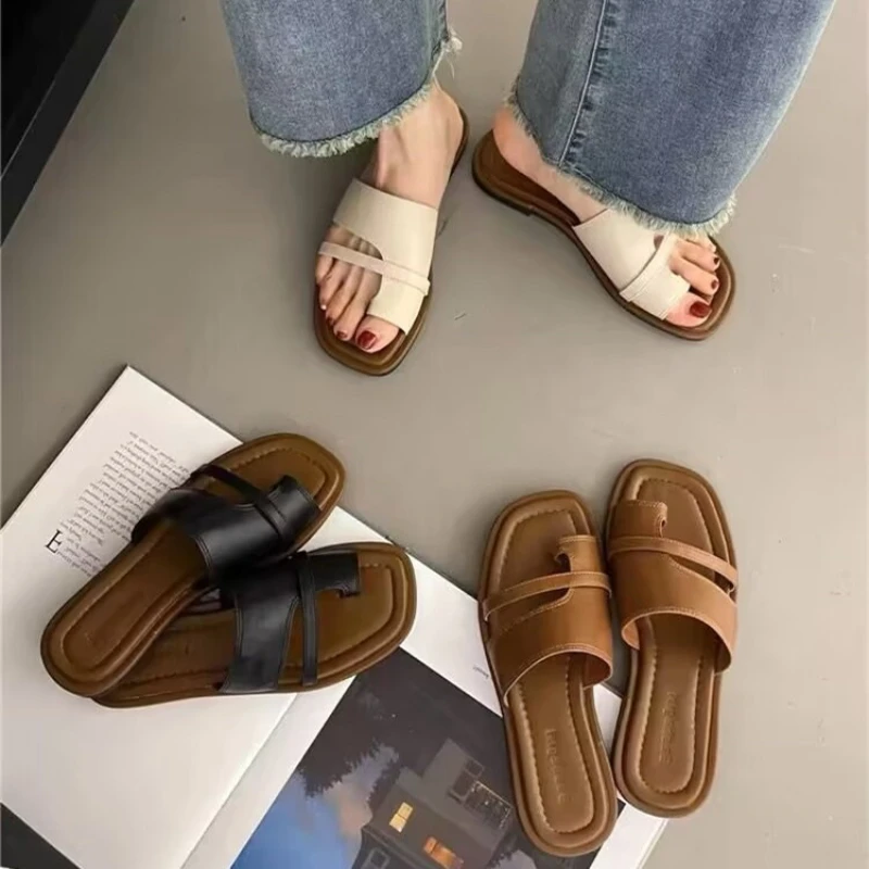 Slippers New Summer Korean Brown Toe retraction Flat Shoes Vintage Simple Leather Ladies Women Walking Outdoor Beach Sandals 샌들