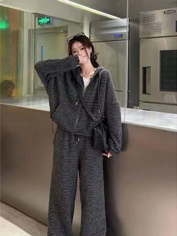 

Свободный повседневный комплект спортивной одежды для женщин, большие размеры, корейский антивозрастной костюм из двух предметов на весну и осень, длинная толстовка на молнии све