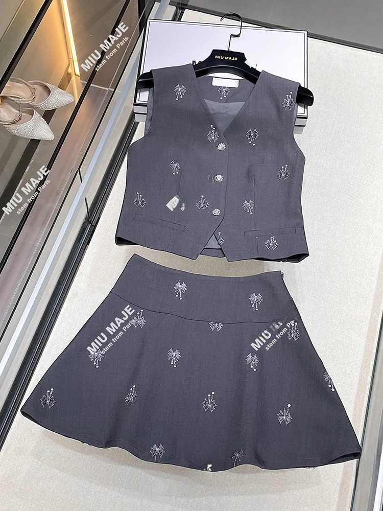 

South Oil High-End Women's Faion Set with Embroidered Heavy-Du Sequin Vest Top And f Skirt for Autumn Season