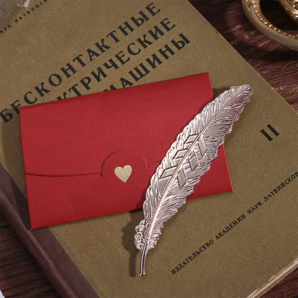Retro Metal Feather Bookmark Ins DIY Handmade Feather Pendants Bookmark Ethnic Style Creative Bookmark Photography Tools