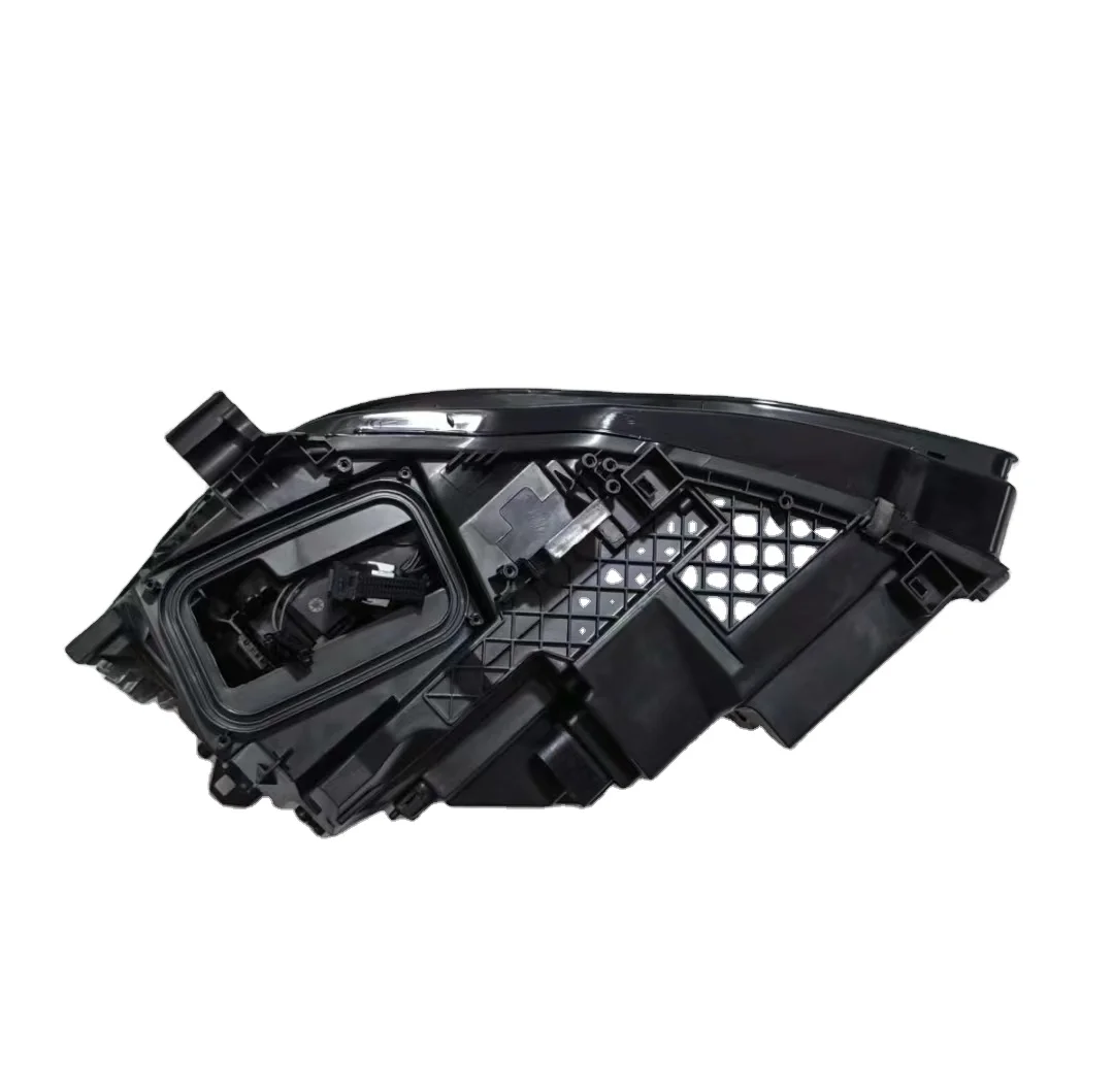 High Quality Second-Hand Headlight for GLA-CLASS 156 GLA200 6000k Color Temperature Not Compatible with Invoke