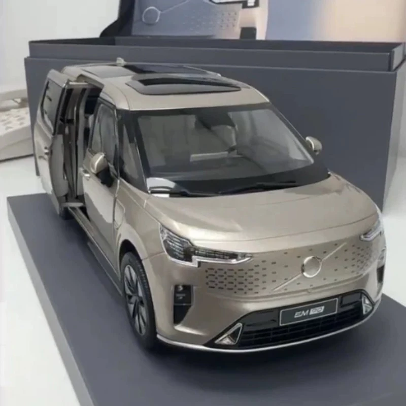 Modelo de coche de simulación de aleación EM90, decoración MPV, réplica de metal fundido a presión, regalo para niño, coleccionable para adultos, arena de paladio, 1:18