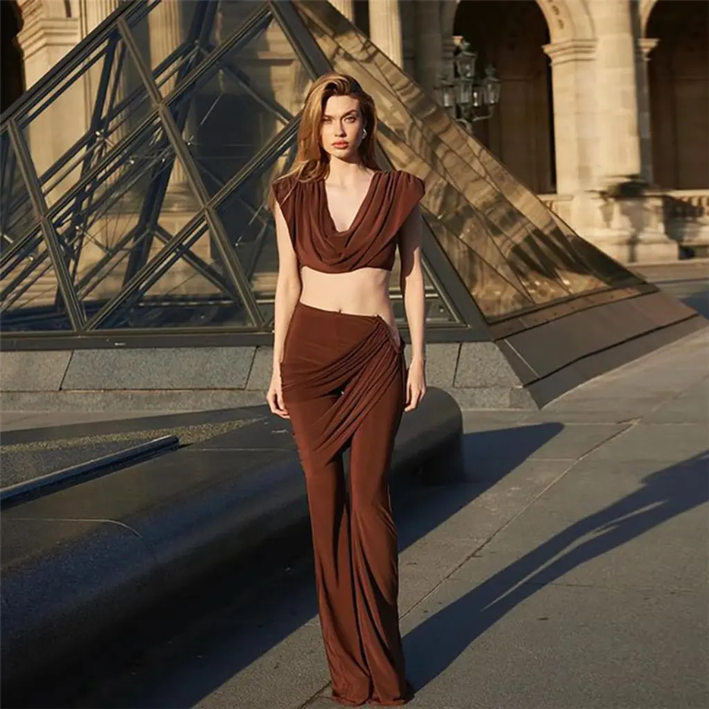 

Зимний модный женский облегающий плиссированный короткий повседневный костюм с v-образным вырезом в европейском и американском стиле, характерный дизайн