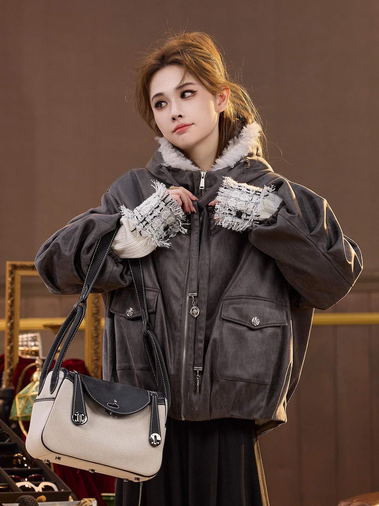 TUNT ฤดูใบไม้ร่วง ฤดูหนาว เสื้อแจ็คเก็ตหนังบุขนแกะเคลือบเงา อุ่นสบาย ทรงหลวม สวมใส่สบาย แฟชั่น