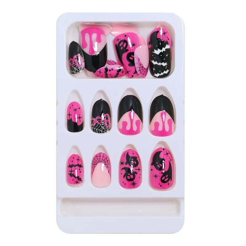 24-delige Halloween korte kunstnagels Lange nepnagels om lijm te plakken Druk op nagels voor vrouwen Korte spinnenweb Spookachtige nageltips