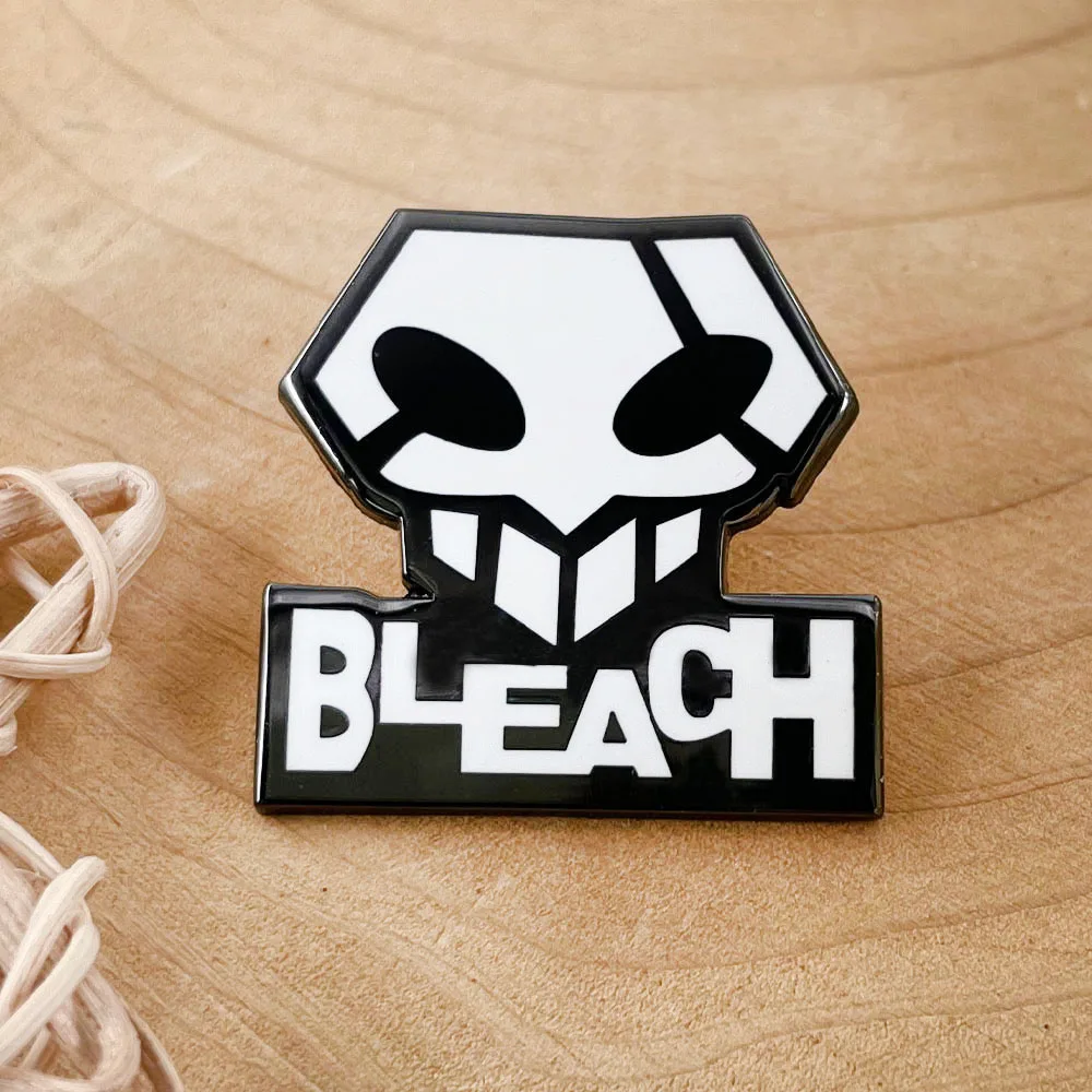 Shinigami-broche inspirador con Logo de Anime, Manga japonesa, personaje de lejía, insignia de juego de rol, regalo único, accesorio de Halloween