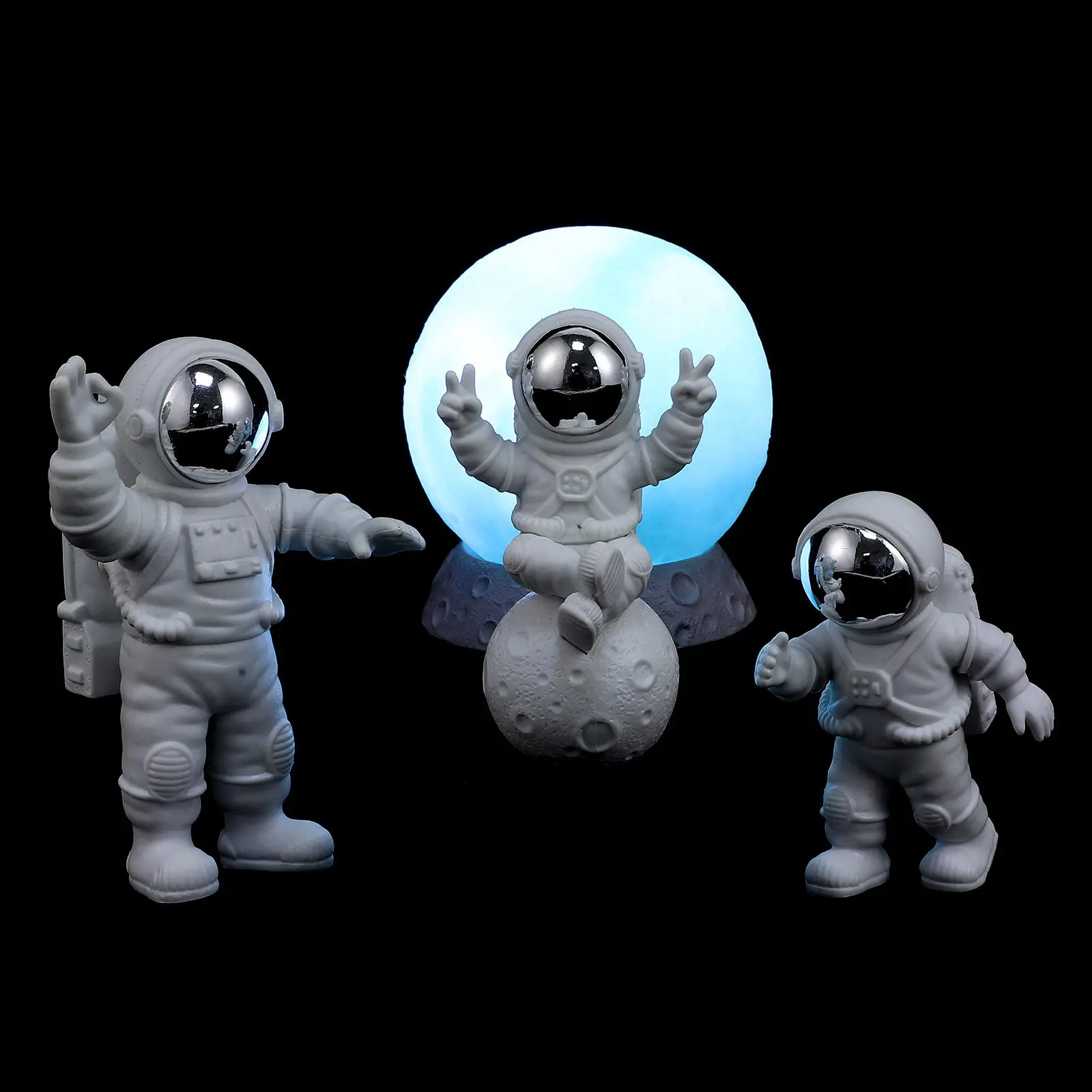 

1Set Creative Astronaut Desktop Adornment Resin Spaceman Sculpture Home Office Study Room Decoration Cute Space Ornament