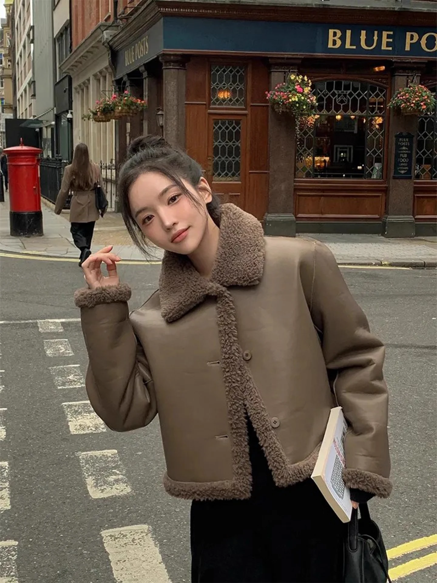 

Retro Collar PU Leather Jaet Women's Winter Double-Sided Wear Lamb Fur ort Top Inteated Leather And Fur Outerwear