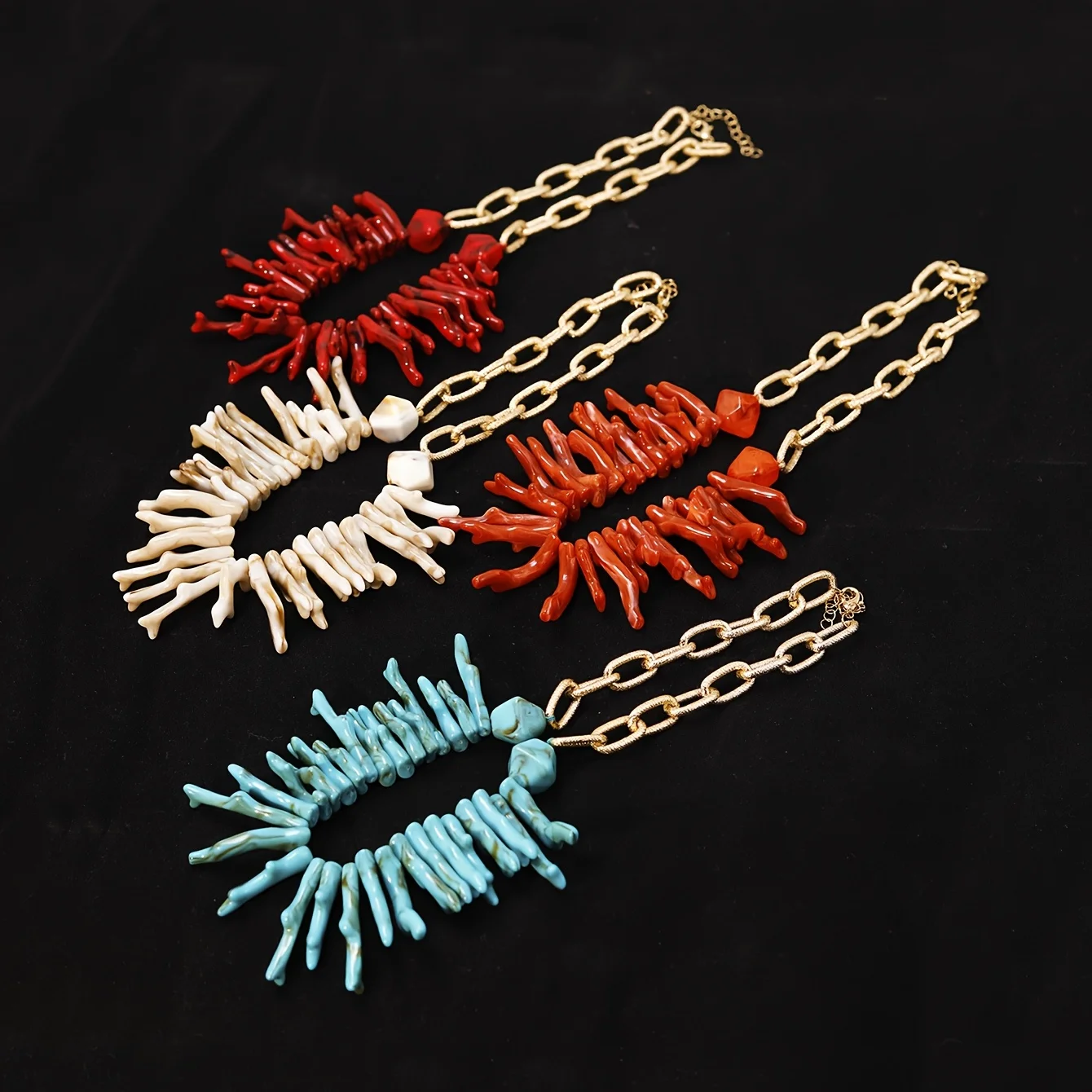 

1pcs pure hand-woven coral necklace four colors optional bohemian style Dubai Latin American Ethiopian ladies daily Jewerly