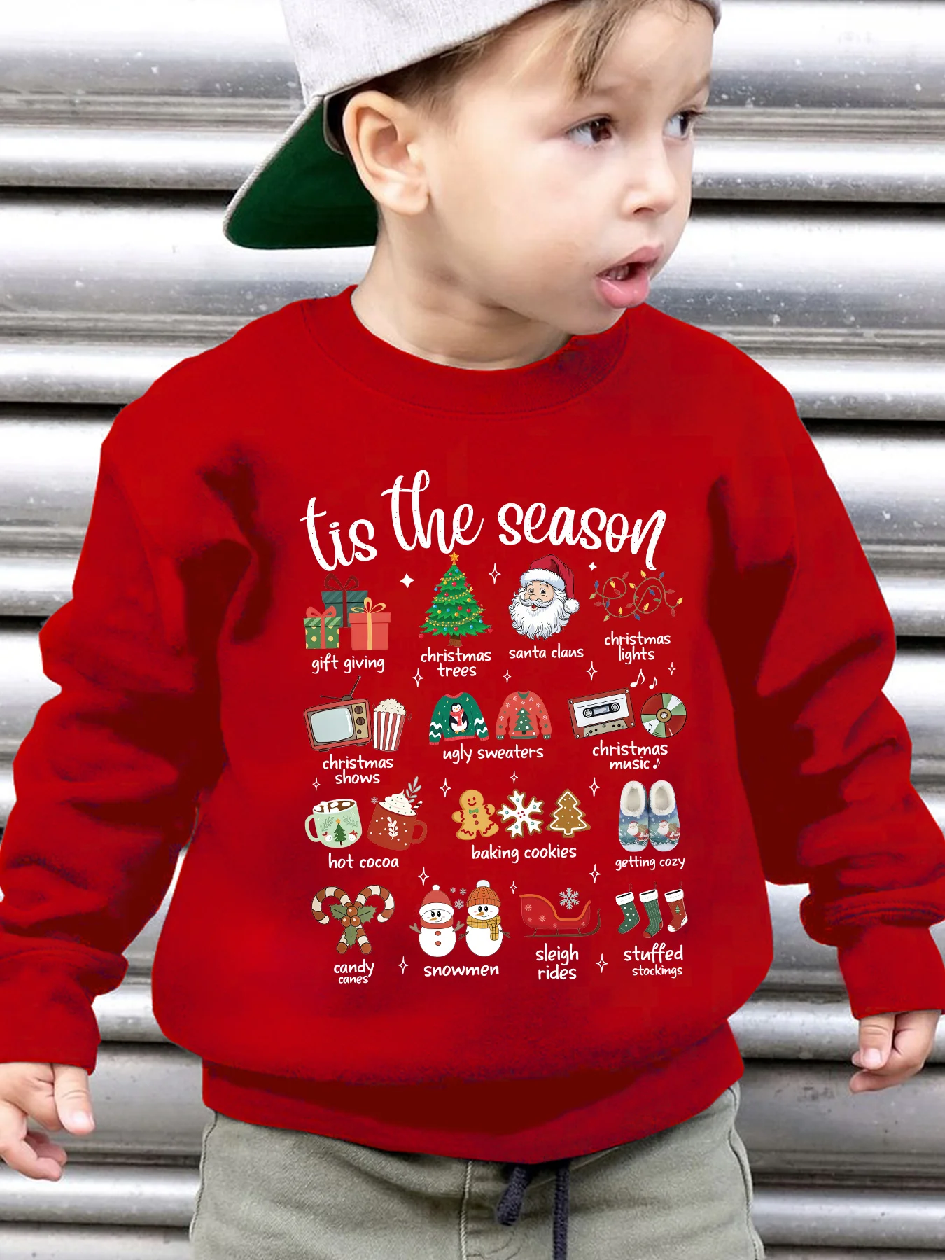 Christmas themed boys' autumn/winter fashion fleece-lined crew necksweatshirt with Christmas tree, Santa Claus and other prints.