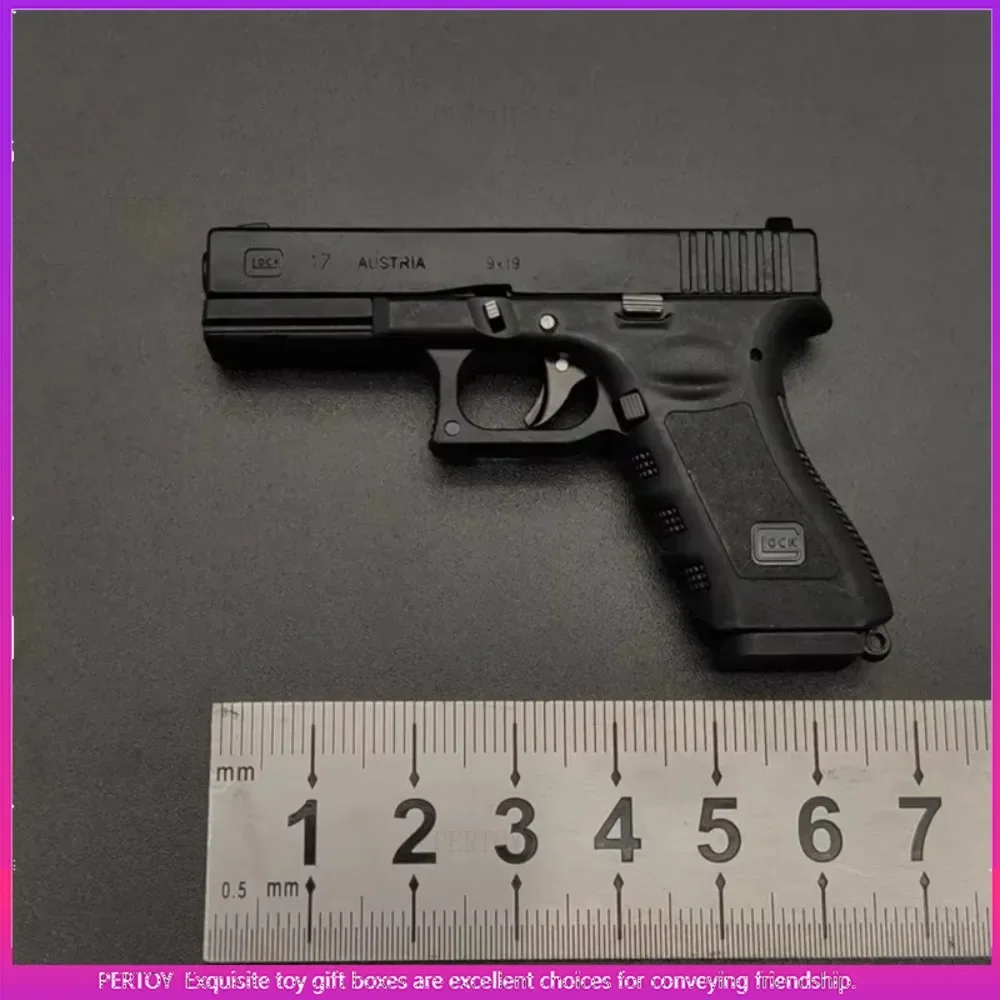 1:3 G G17 G34 LOCK Metal Keychain Model Toy Gun Miniature Alloy Pistol Collection Gift Pendant Send Friend Ornament Toy Weapon