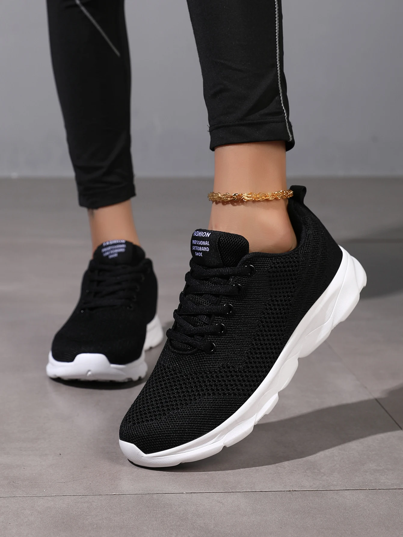 Unisex Couple Running Shoes Breathable Mesh Lightweight Non-slip Casual Sports Sneakers for Men Women view 4