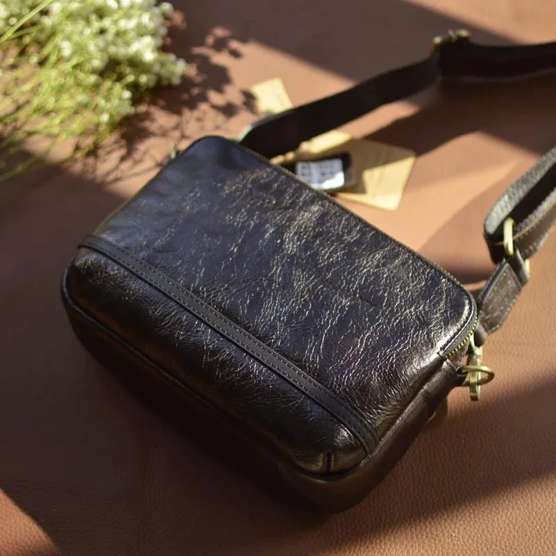 

AETOO New men's leather single shoulder crossbody bag head layer plant tanned cow leather mobile phone bag commuter casual small