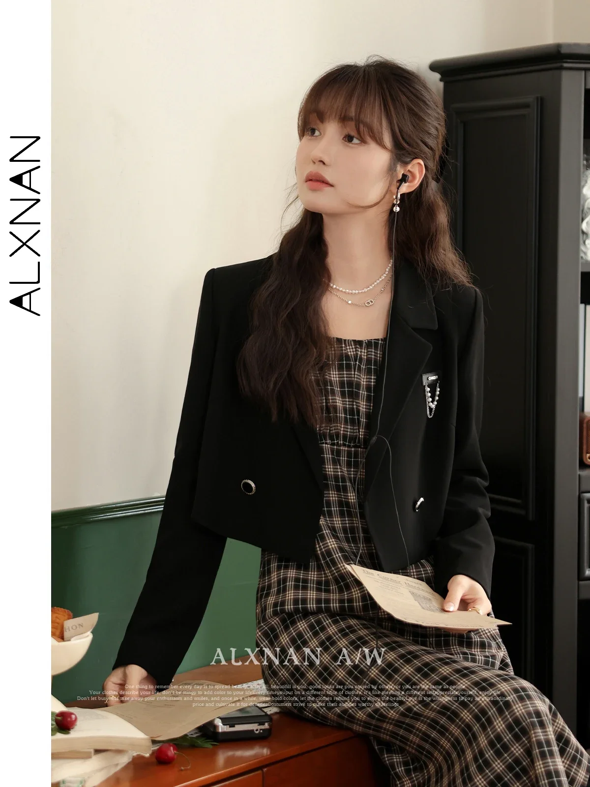 ALXNAN Women\'s Simple Fashion Blazer 2024 Autumn Open Stitch Lapel Collar Pearl Chain Lady Cropped Coat Sold Separately LXN31355