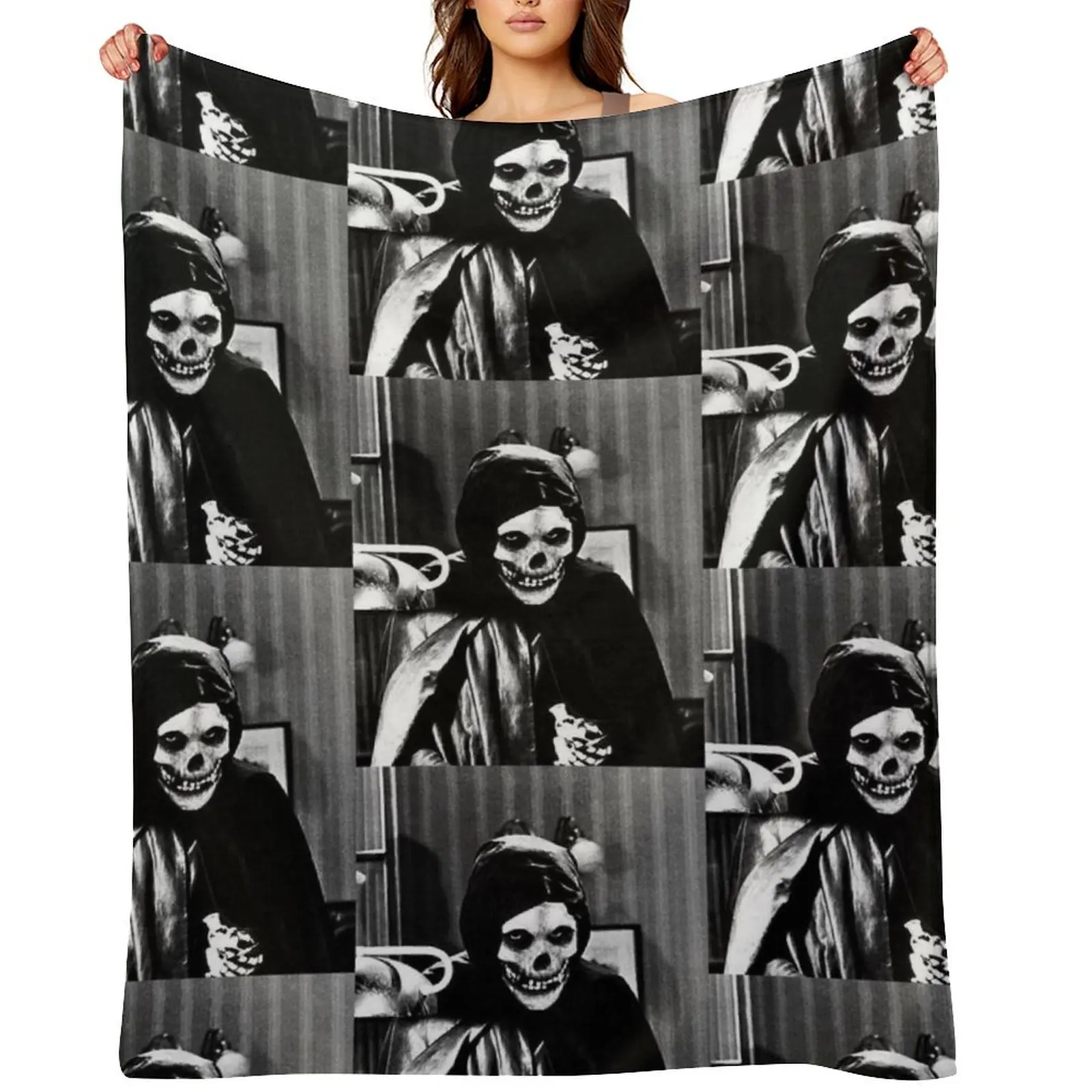 

Misfits (The Crimson Ghost) x 1946 Throw Blanket For Decorative Sofa Fashion Sofas Warm Furry Blankets