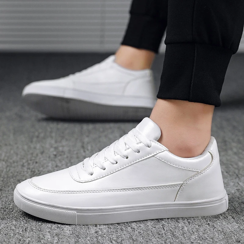 Men Casual Shoes 2022 New Fashion PU Leather Mens Comfortable Sneakers Lace Up White Shoes Vulcanize Shoes Zapatos De Hombre