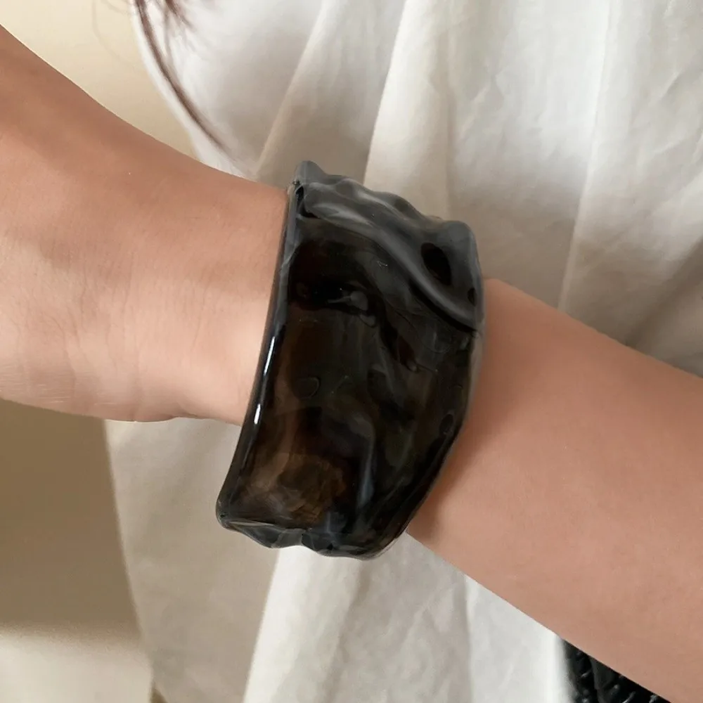 New Vintage Resin Bracelets Acrylic Wide Opening Chunky Bracelets Gradient Color Concave Surface Opening Bangles Daily Wear