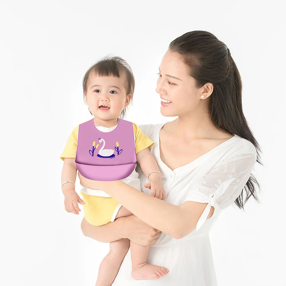 Celemek bayi tahan air anak-anak Bib cetakan hewan kartun imut perlengkapan makan bayi Bib silikon lunak dapat disesuaikan untuk anak laki-laki dan perempuan