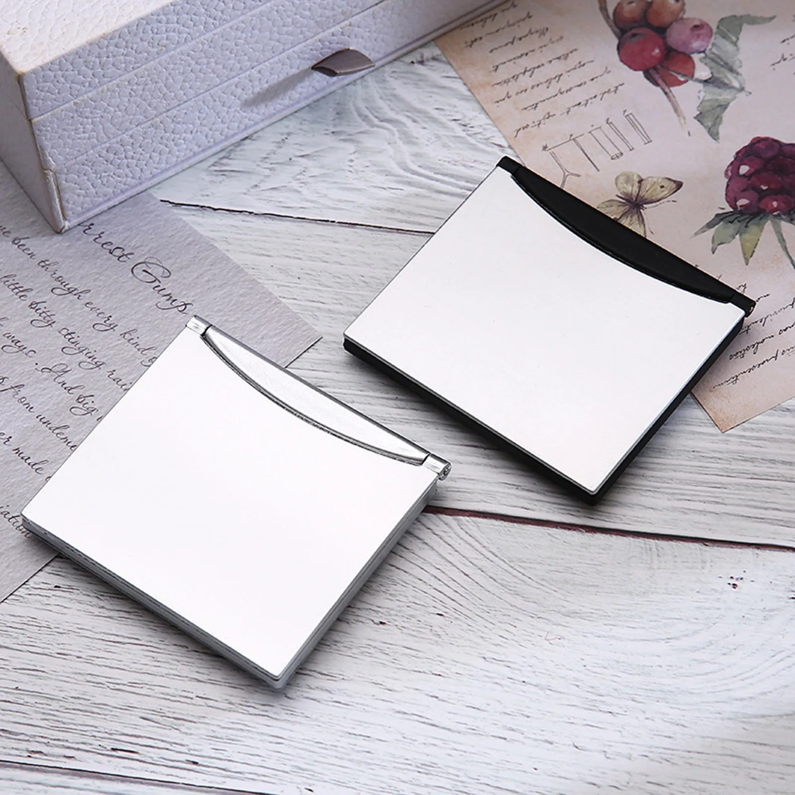 ساعة إلكترونية Lcd قابلة للطي، ساعة منبه رقمية صغيرة، تاريخ الأسبوع، درجة حرارة العد التنازلي، ساعة سفر رقيقة بسيطة ومريحة