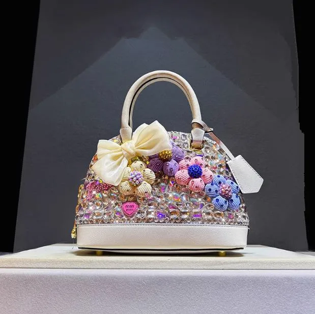 

2025 high-end light luxury small carry bag, handheld shell bag, women's rhinestone crossbody shoulder bag