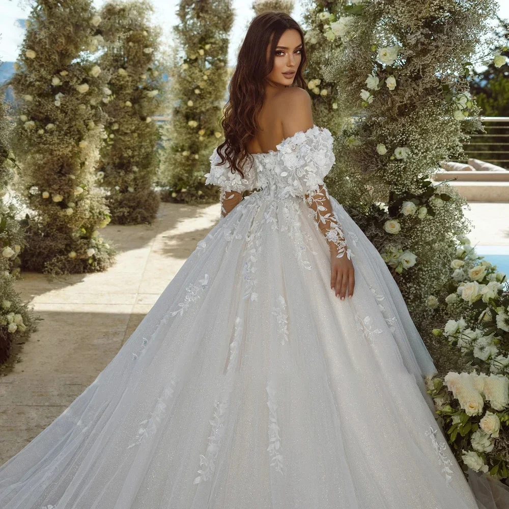 Customized Ball Gown Wedding Dress 3D Appliq Halter Neck Sweetheart Bridal Gown High Quality Princess Bride Dresses