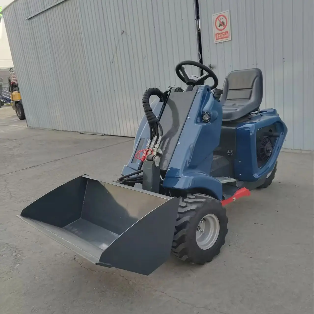 3-Wheel Mini Wheel Sliding Steering Loader for Construction Agriculture Landscape and Greening Equipment Sliding Loader