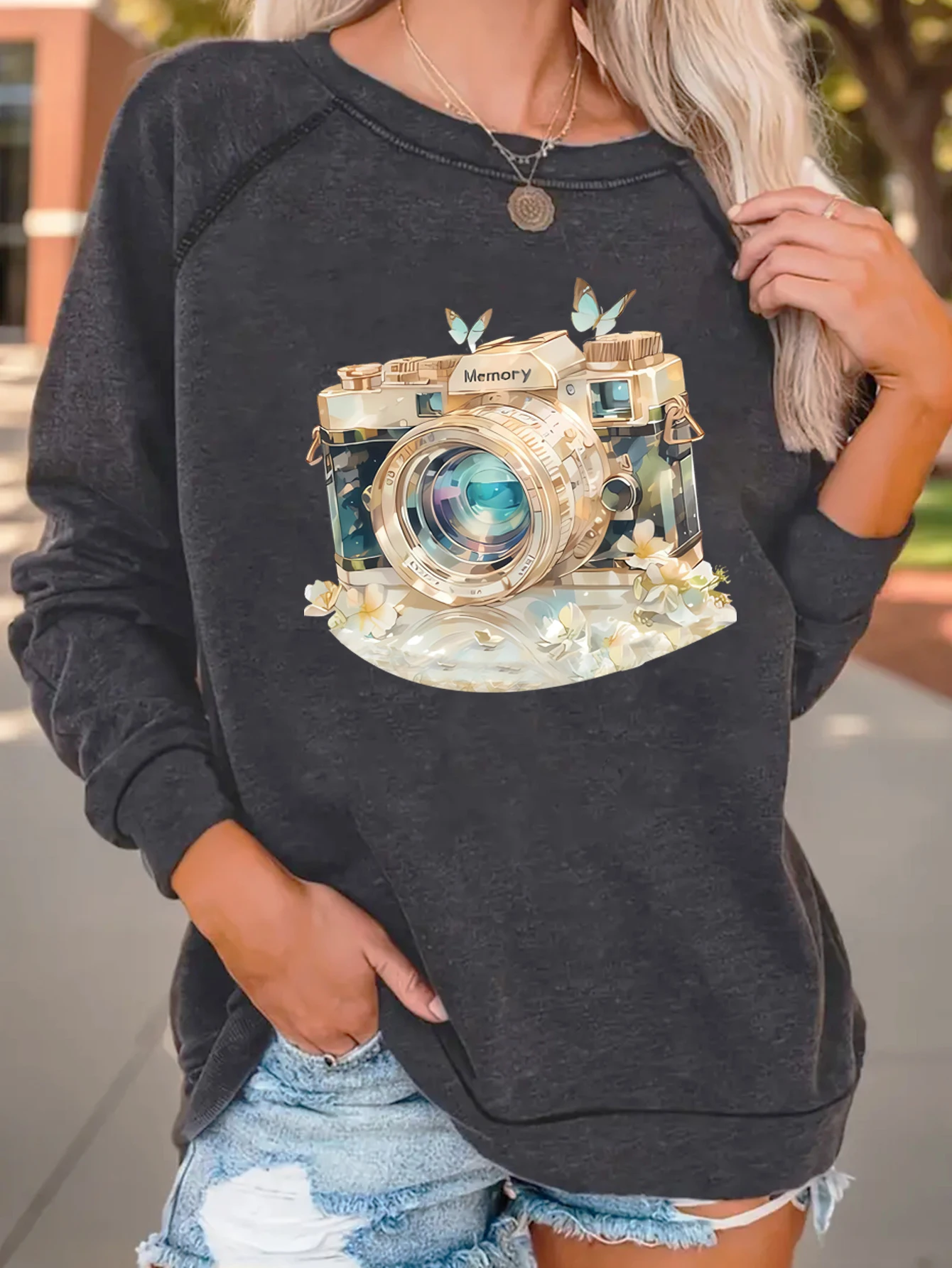 

Cartoon Fashion Camera Printed Sweatshirt Casual Round Neck Raglan Long Sleeve Sweatshirt Autumn and Spring Women's Clothing