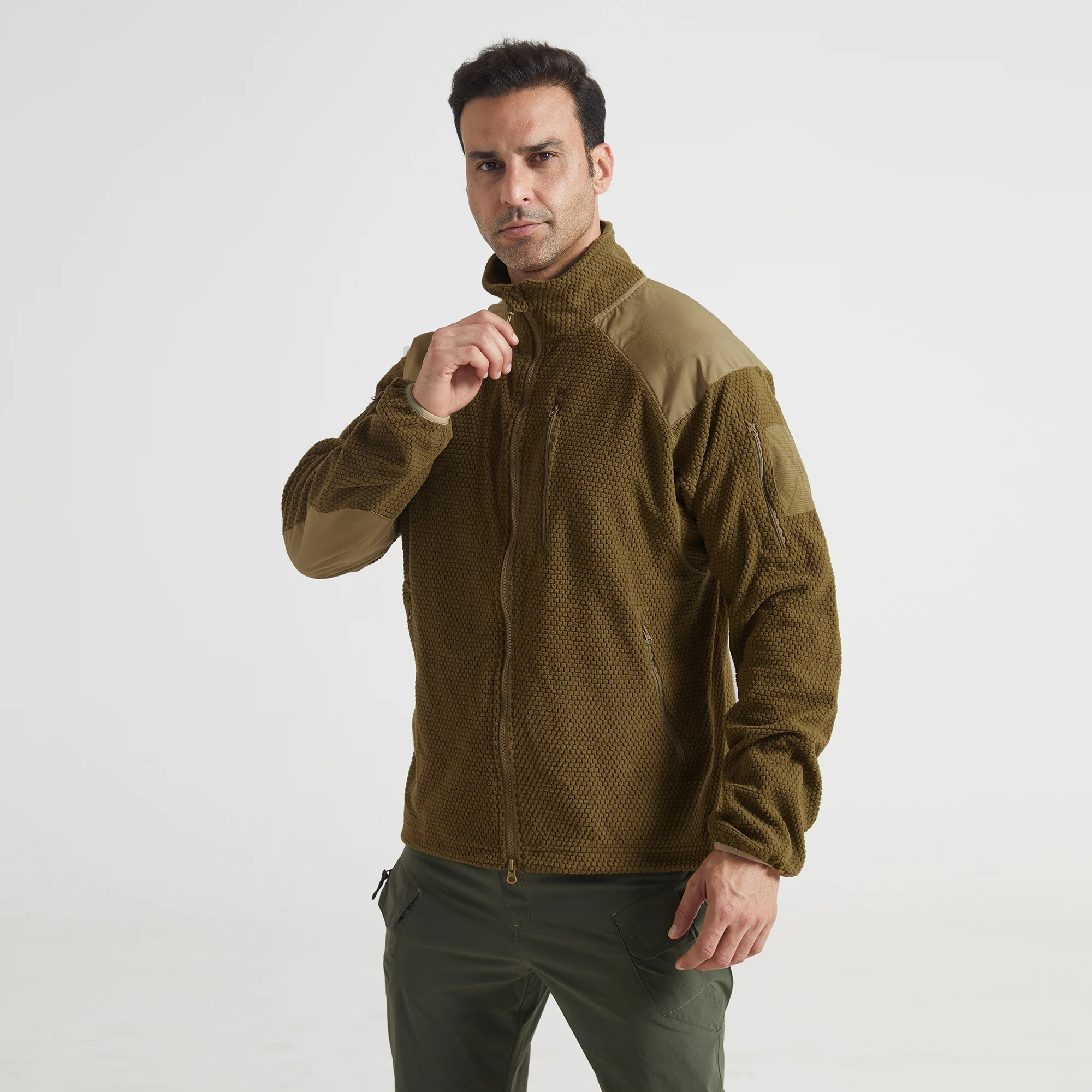 Men‘s Soccer Grid Fleece Jacket， Stand Collar Tactical Liner， Warm Mid-Layer for Outdoor Sports & Hiking