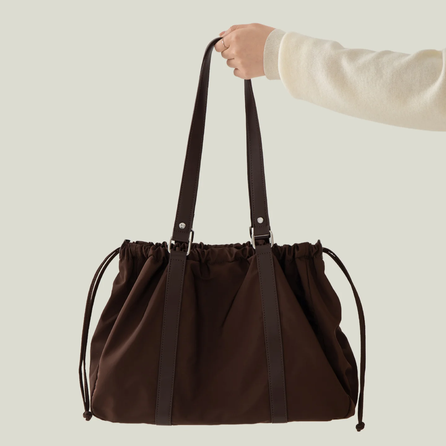 korean-style-niche-large-capacity-drawstring-design-tote-bag-for-women-new-daily-commuting-and-travel-handbag-and-shoulder-bag