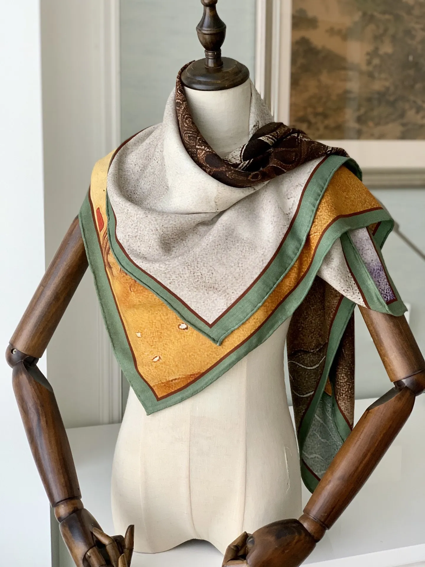 

Elegant Ladies Cashmere Silk Blend Scarf 110cm Large Shawl Soft Warm Daily Wear