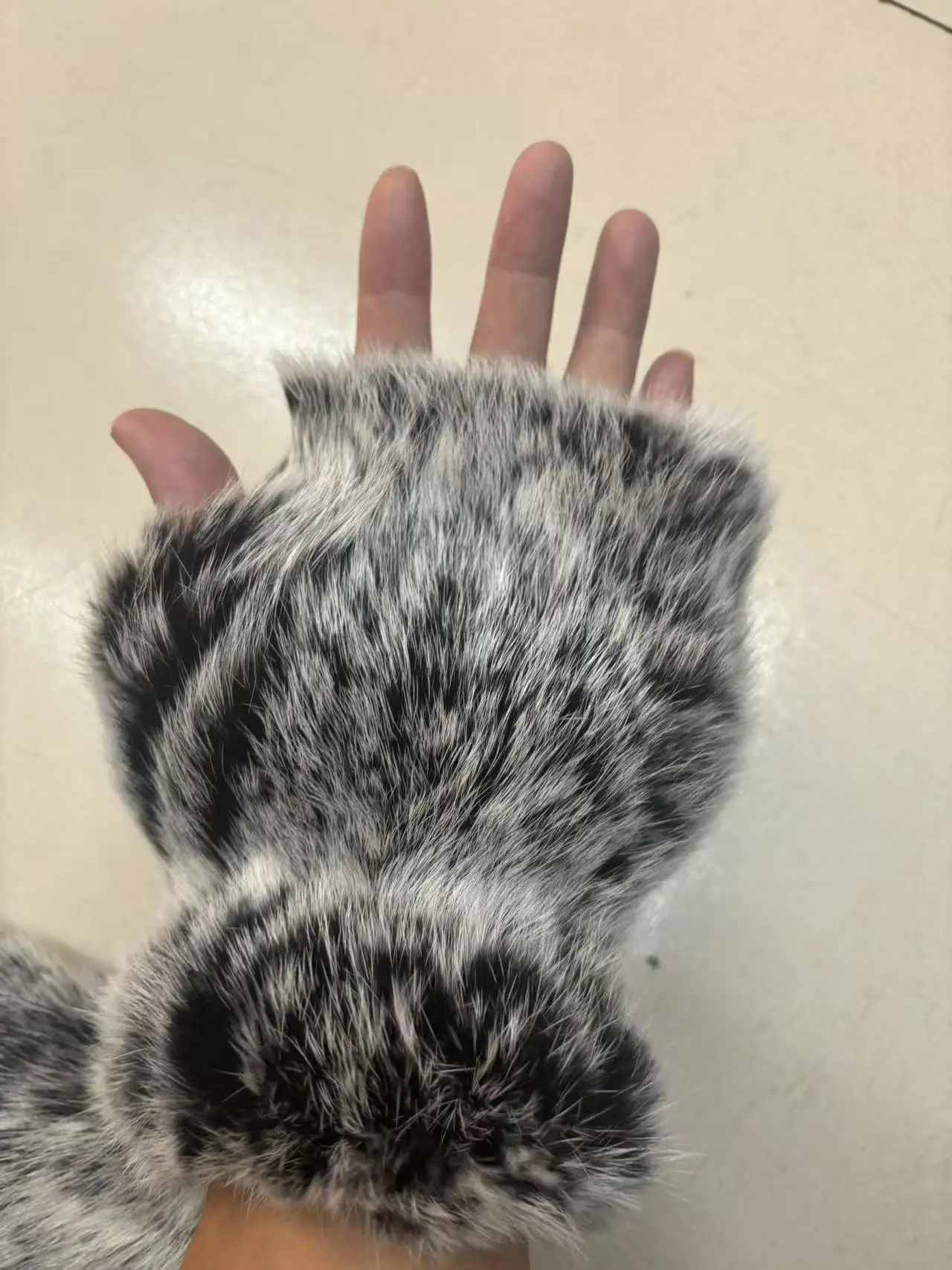 New Women 100% Real Genuine Knitted Rex Rabbit Fur Mittens Winter Warm Lady Real Fur Fingerless Gloves Handmade Knit Fur Mitten