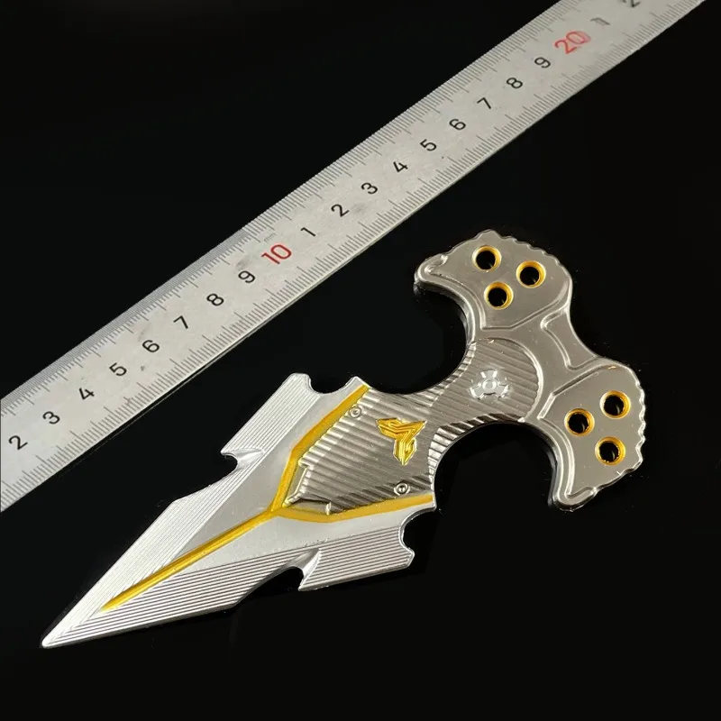 15 ซม./5.91in Arena Breakout เกมอุปกรณ์ต่อพ่วงฟันเย็นมีดอาวุธโลหะอุปกรณ์รุ่นเครื่องประดับ Props Graffiti Sharp ใบมีด