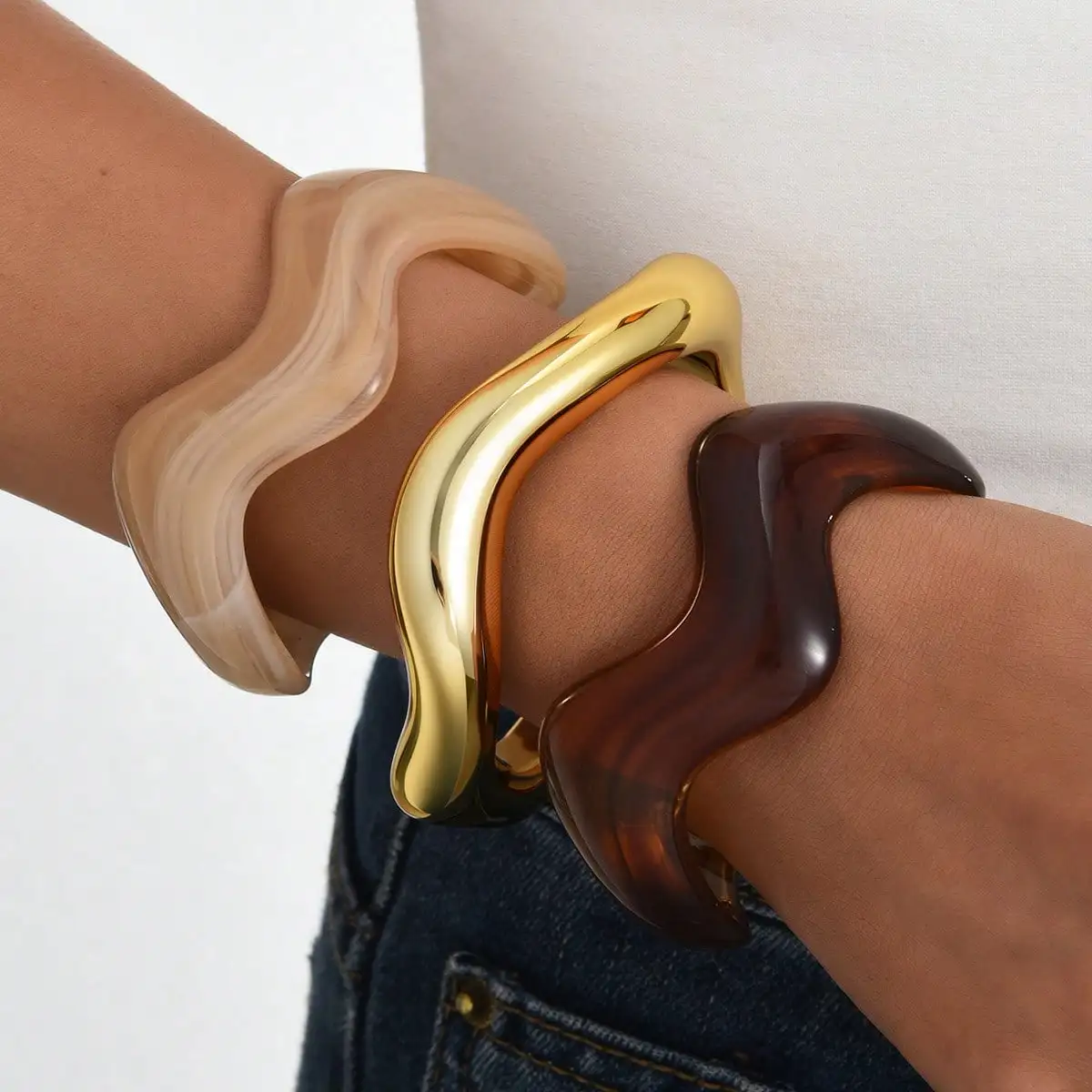 3pcs fashionable resin open bracelet is suitable for women to wear features light luxury  wave shaped streamlin design