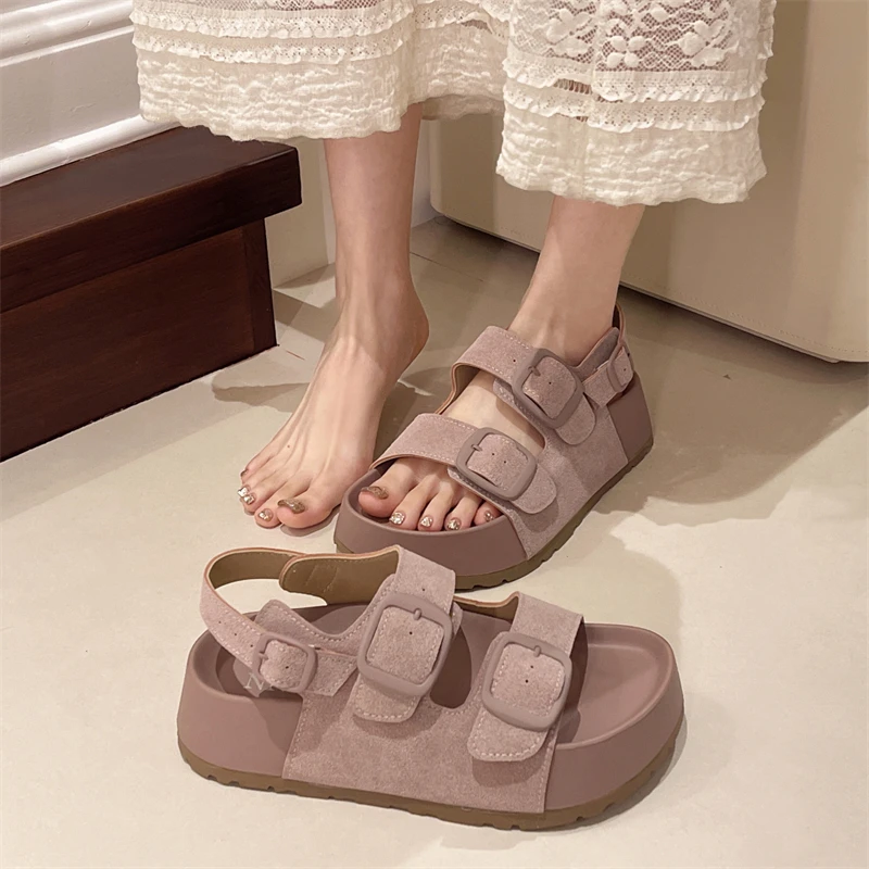 Zunehmende Höhe römische Sandalen Komforts chuhe für Frauen Schnallen riemen 2024 Sommer Muffins Schuh Gladiator Mädchen flach neue Rom Casu