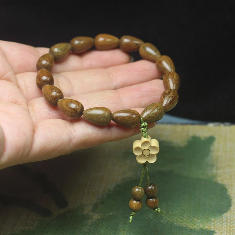 

Green Sandalwood Bead Bracelet with Floral Pendant and Clear Fragrance Drops, Simple Women's Buddhist Prayer Bead Jewelry Gift