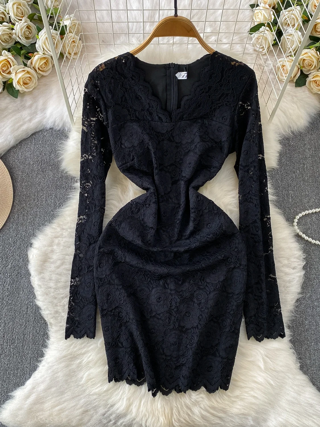 

Elegant V-neck Dress Women's Summer Sexy Bodycon Skirt Chic City Commute Style High Waist Long Sleeve Fitted Gown