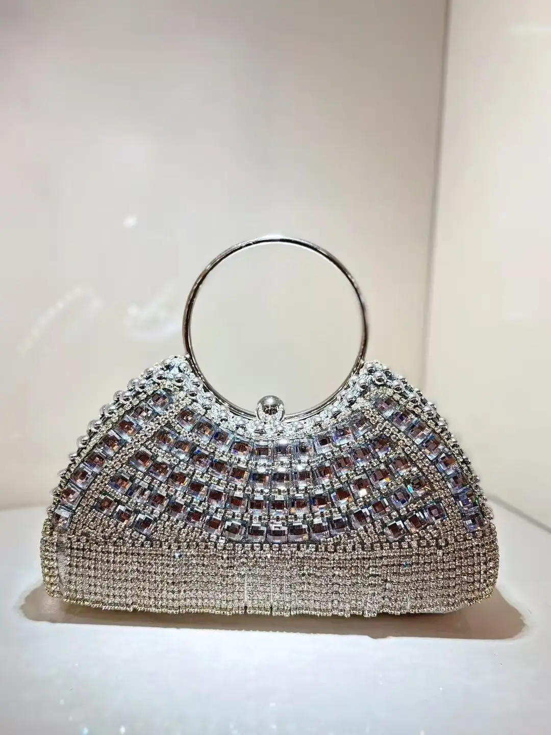 Glitter Shiny Tassel Clutch Purse Metal Ring Handle Women Handbag Crystal Rhinestones Diamond Evening Bag Exquisite Banquet Bag