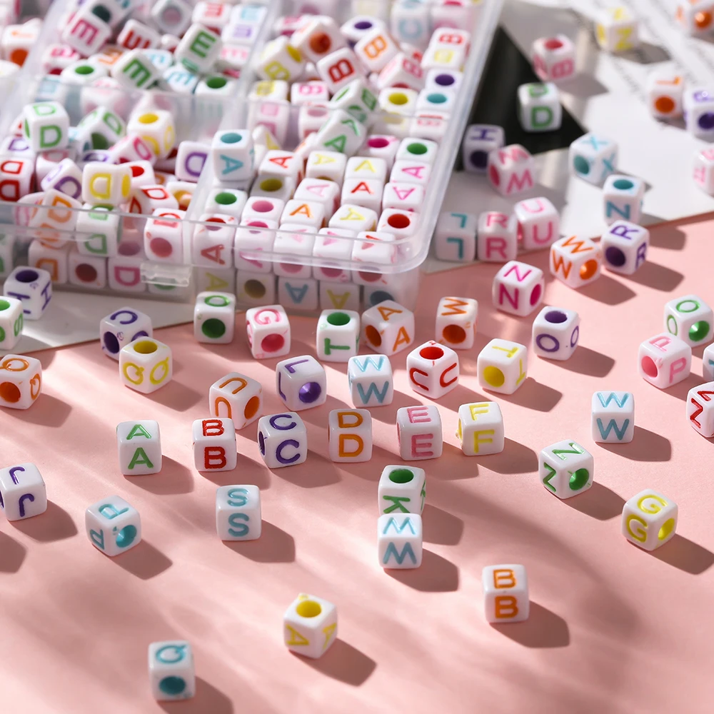 

100pcs 6*6mm Square Acrylic Letter Beads A-Z Loose Spacer Beads for DIY Necklace Bracelet Keychain Jewelry Making Accessories