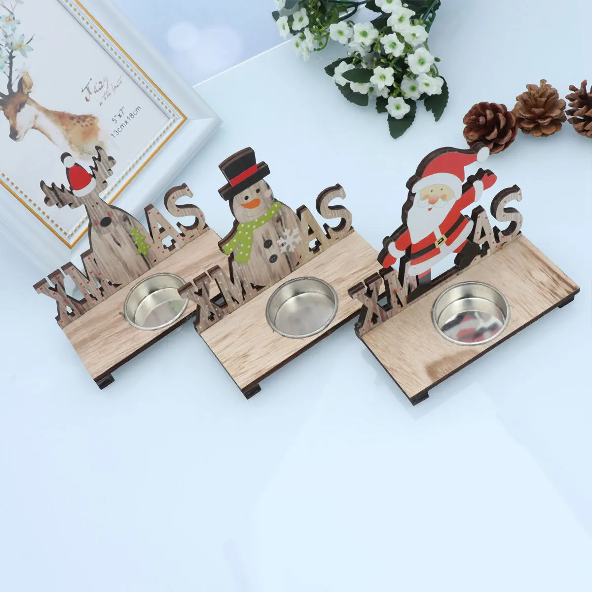 

3Pcs Wooden Christmas Holder Cartoon Style Tealight Candlestick Decorative Santas Snowman Elk Candlestick