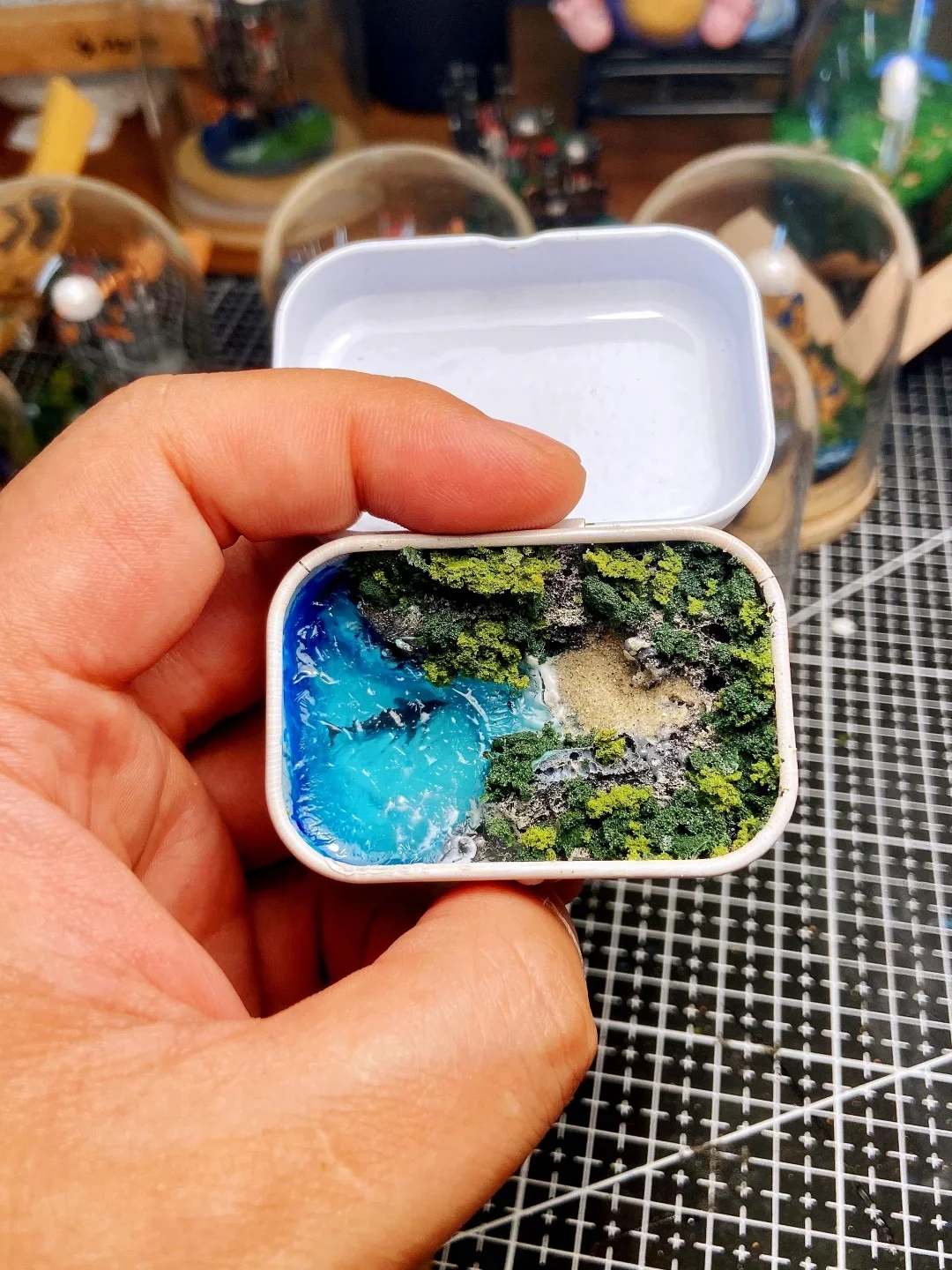 Fingertip Beach Handmade Miniature Landscape Model Mini Tin Box Figure Ornament Fragrance Diffuser Gift