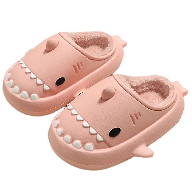 Zapatillas cálidas e impermeables para niños y bebés, pantuflas de felpa con forma de tiburón de dibujos animados, antideslizantes para el hogar, CSH1416