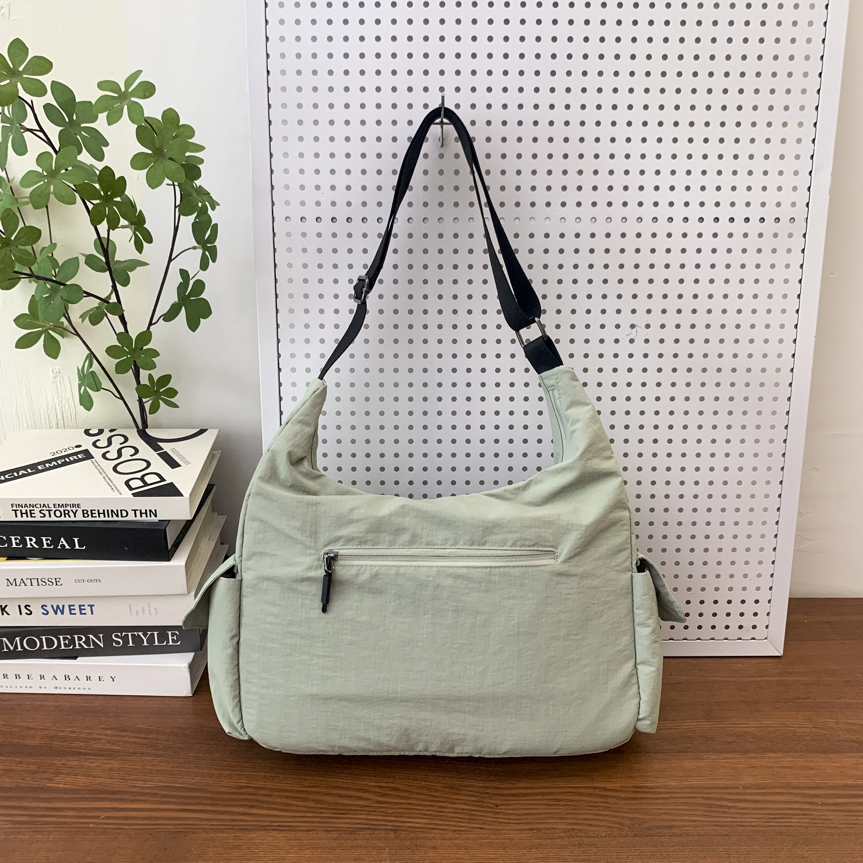 Large Capacity Waterproof Nylon Shoulder Bags Unisex Solid Hobos Bags Korea Style Black Cloth Casual Totes Lazy Style Packages